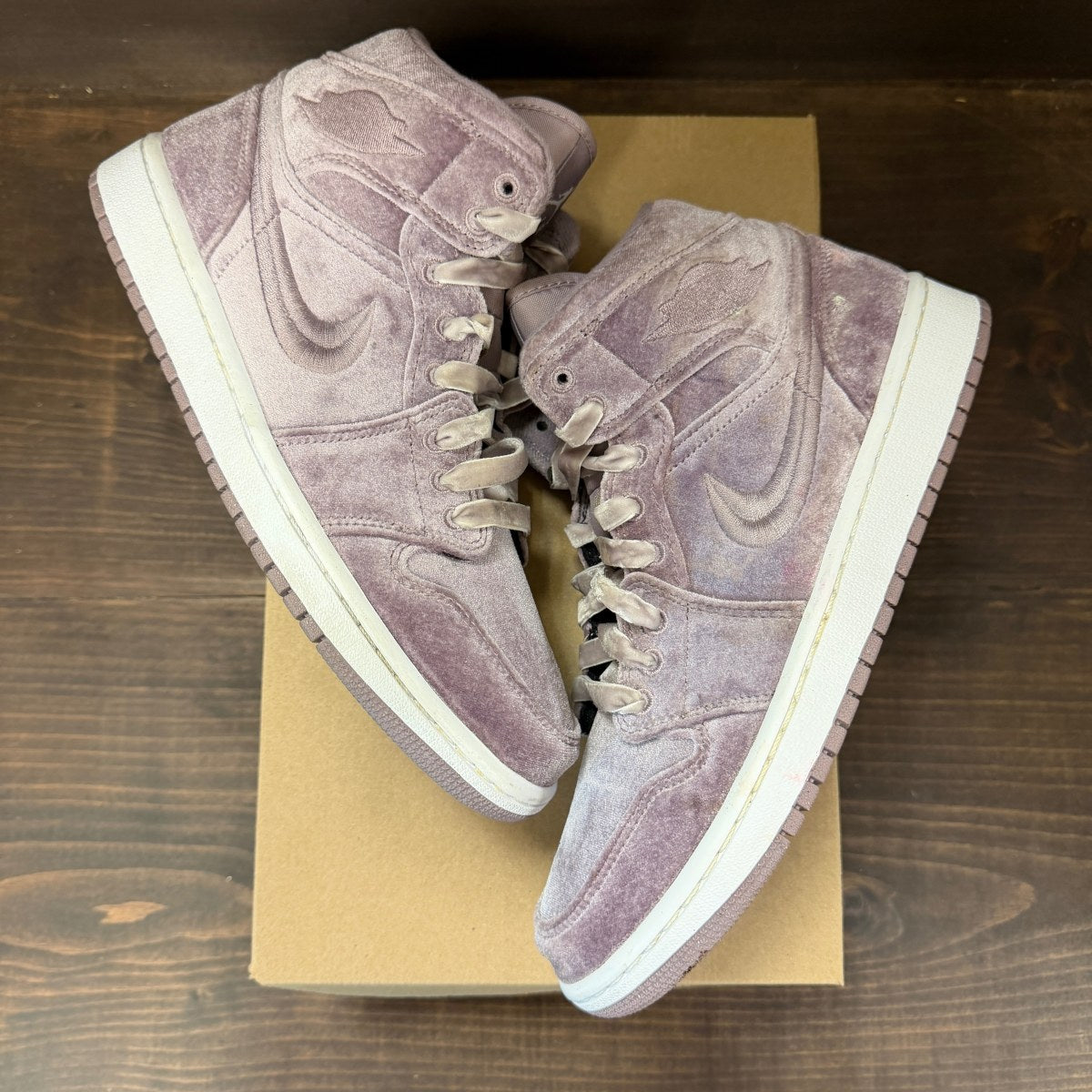Air Jordan 1 Mid SE Purple Velvet (Women's) Size 10.5W (Pre-Owned) - Image 2