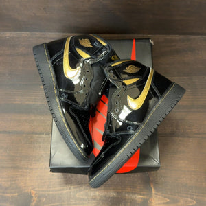 Jordan 1 Retro High Black Metallic Gold (2020) (GS) - Image 2