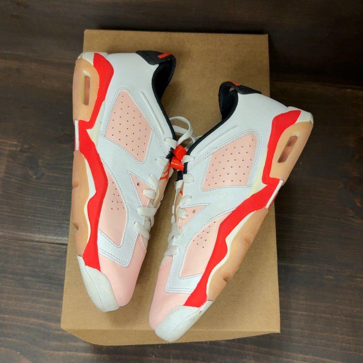 Jordan 6 Retro Low Atmosphere (GS) Size 7Y (Pre-Owned) - Image 2