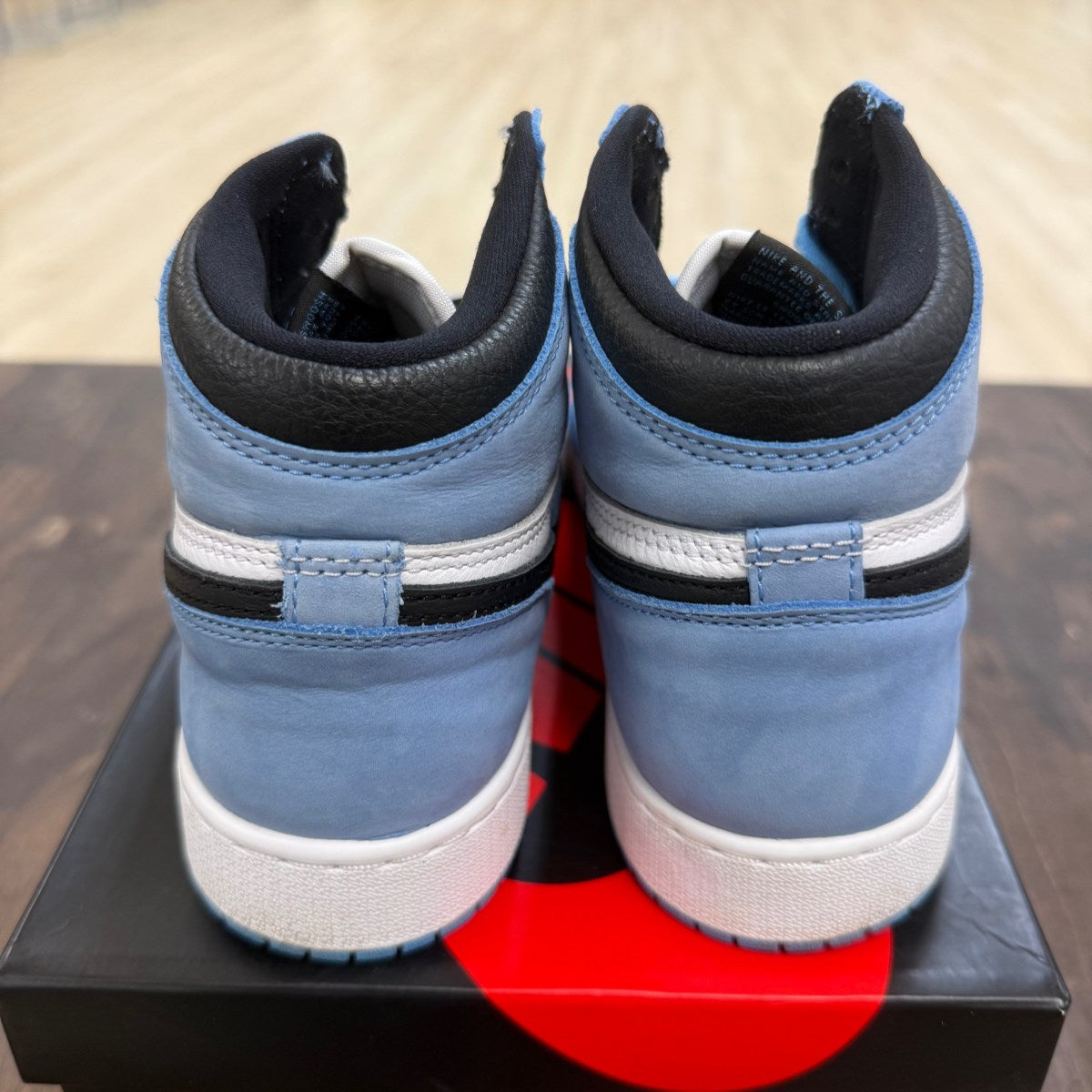 Jordan 1 Retro High OG University Blue (GS) - Image 3