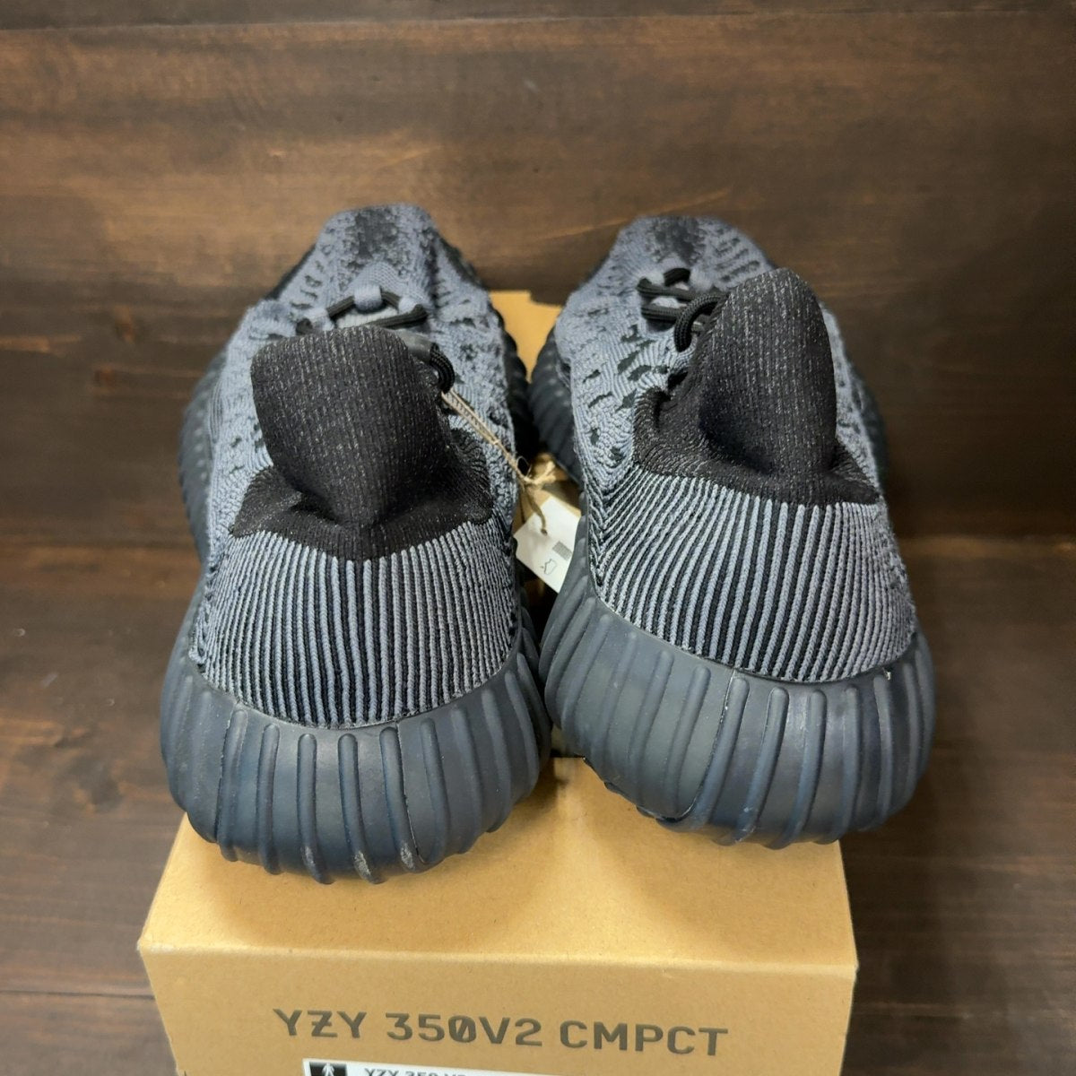 adidas Yeezy 350 V2 CMPCT Slate Onyx Size 10.5 (Pre-Owned) - Image 4