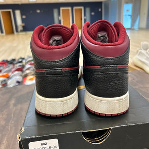 Jordan 1 Mid Team Red Black White (GS) - Image 4