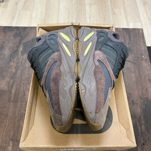 adidas Yeezy Boost 700 Mauve - Image 3