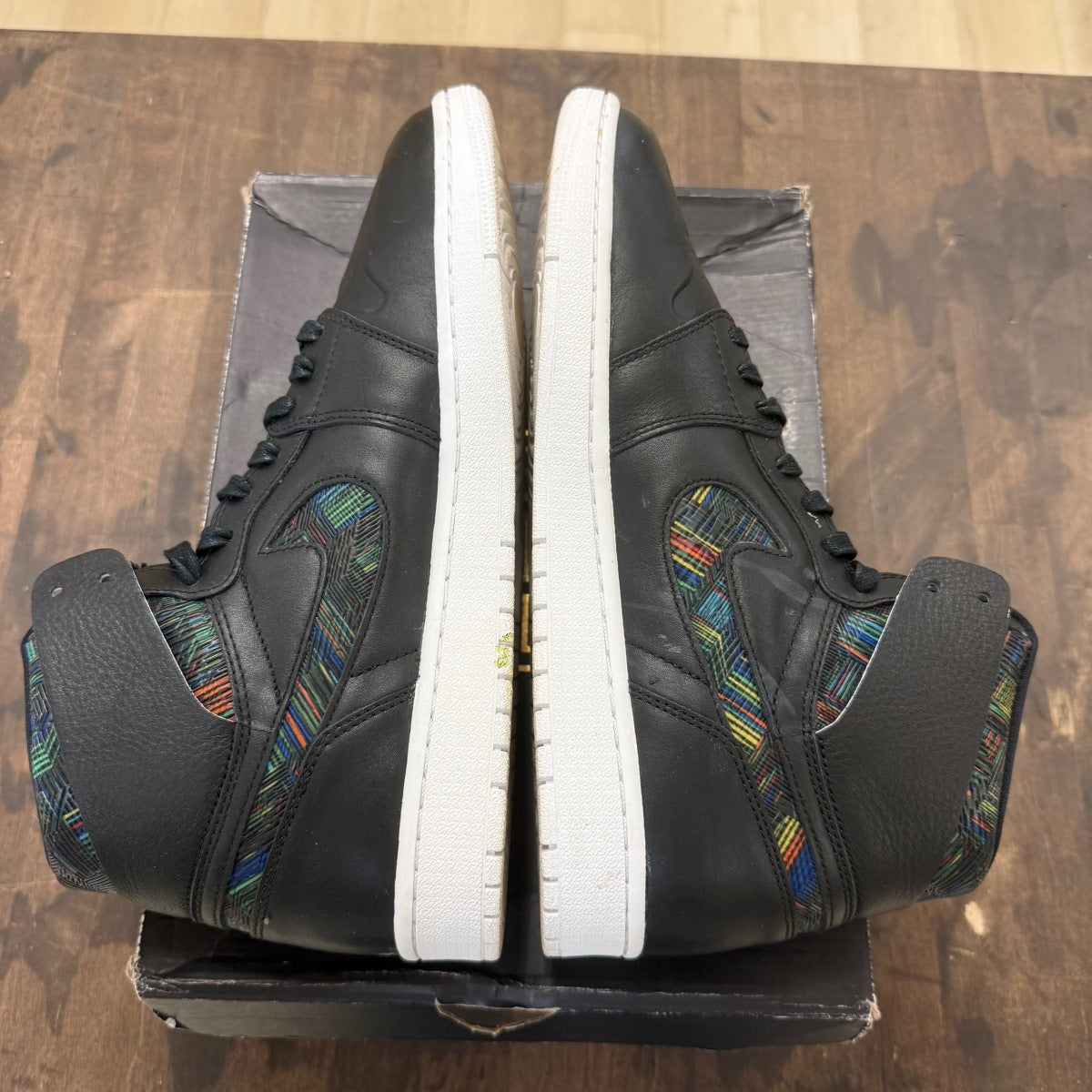 Jordan 1 Retro Nouveau BHM (2016) - Image 4