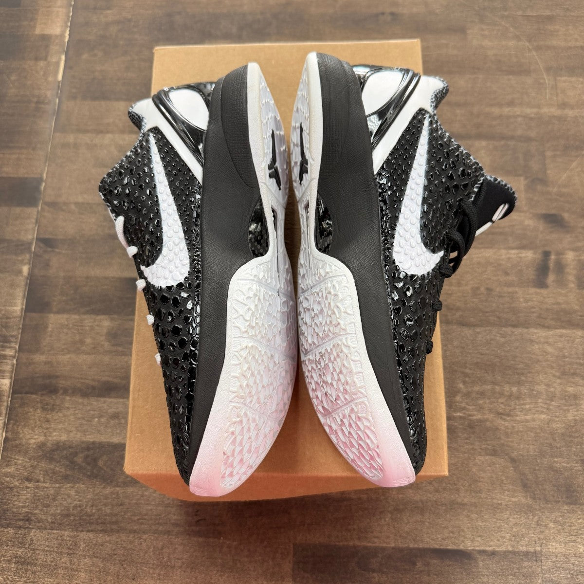 Nike Kobe 6 Protro Mambacita Sweet 16 Size 9 (Pre-Owned) - Image 3