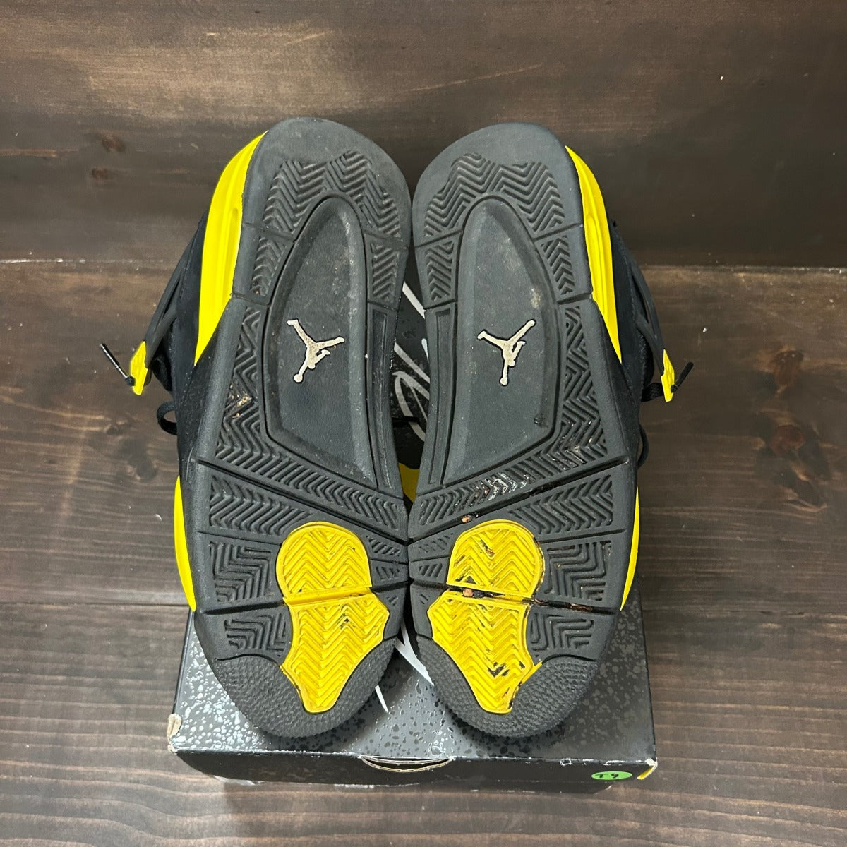 Jordan 4 Retro Thunder (2023) (GS) - Image 6