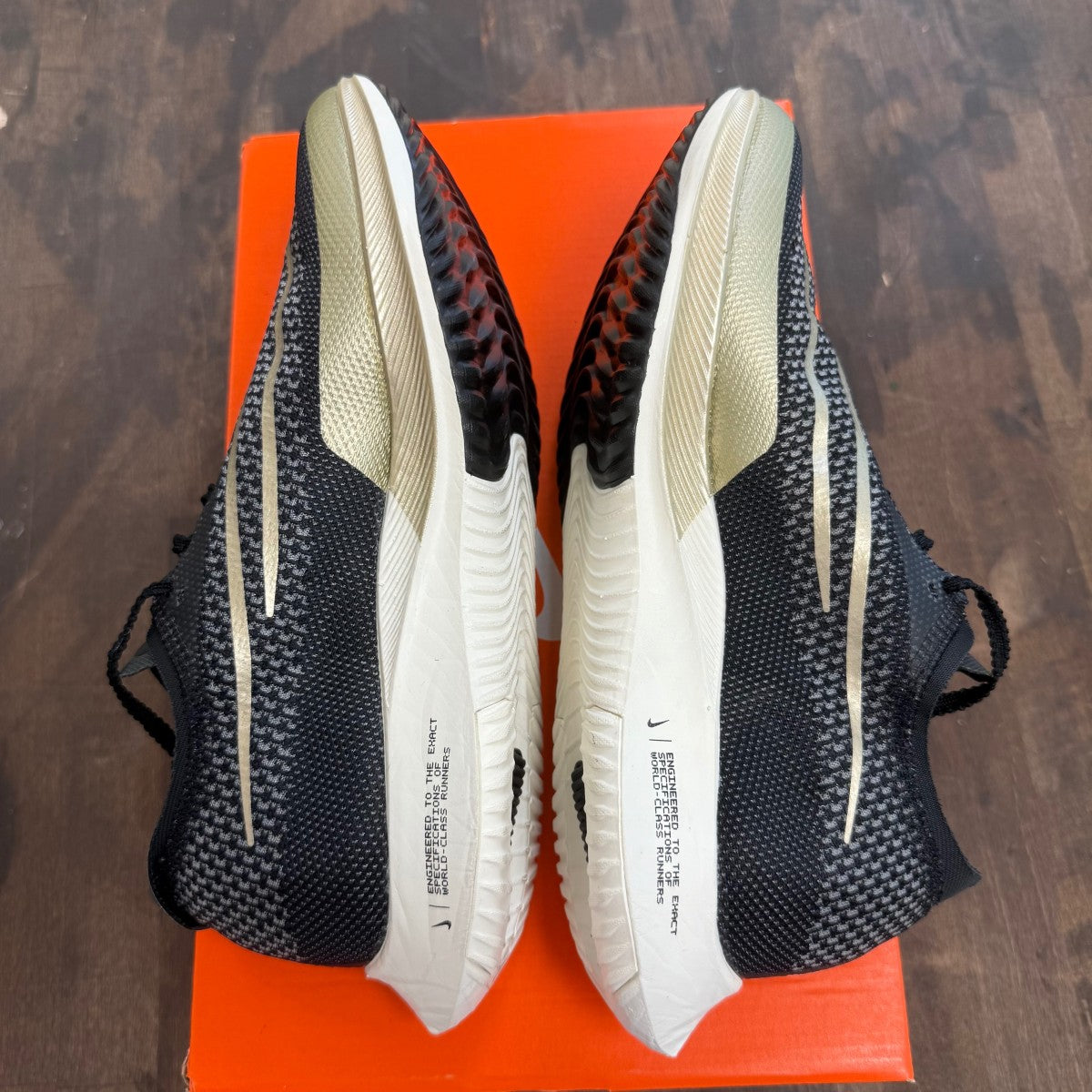 Nike Streakfly Black Metallic Gold Grain - Image 3