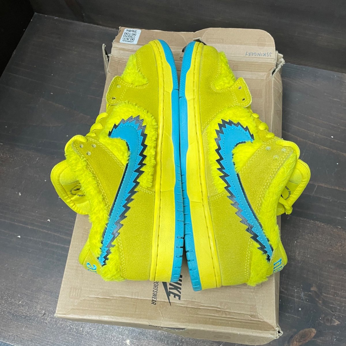 Nike SB Dunk Low Grateful Dead Bears Opti Yellow Size 10 (Pre-Owned) - box