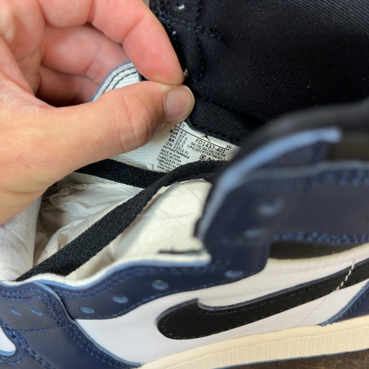 Jordan 1 Retro High OG Midnight Navy (GS) Size 5Y - Image 7