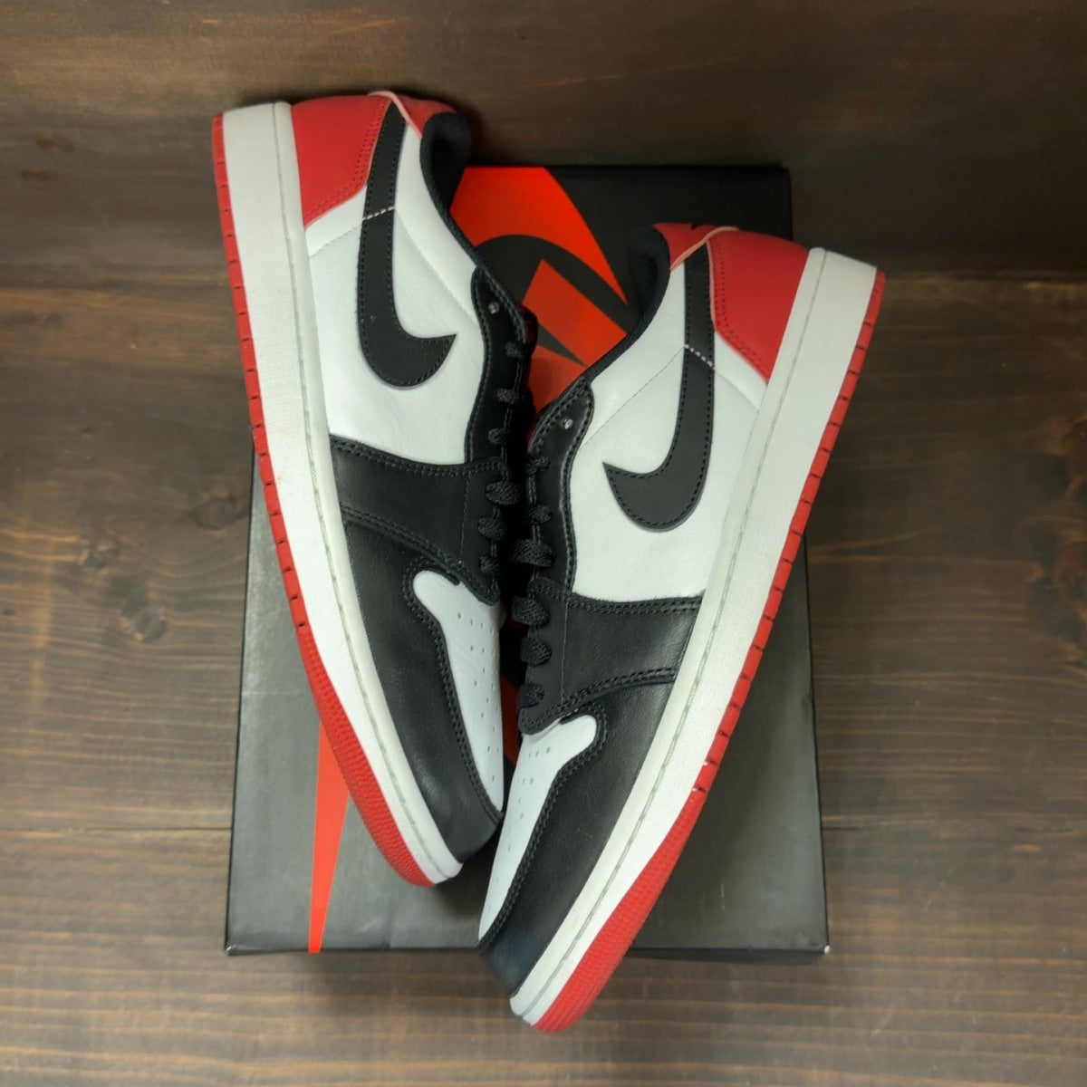 Jordan 1 Retro Low OG Black Toe (2023) Size 10.5 (Pre-Owned) - Image 2