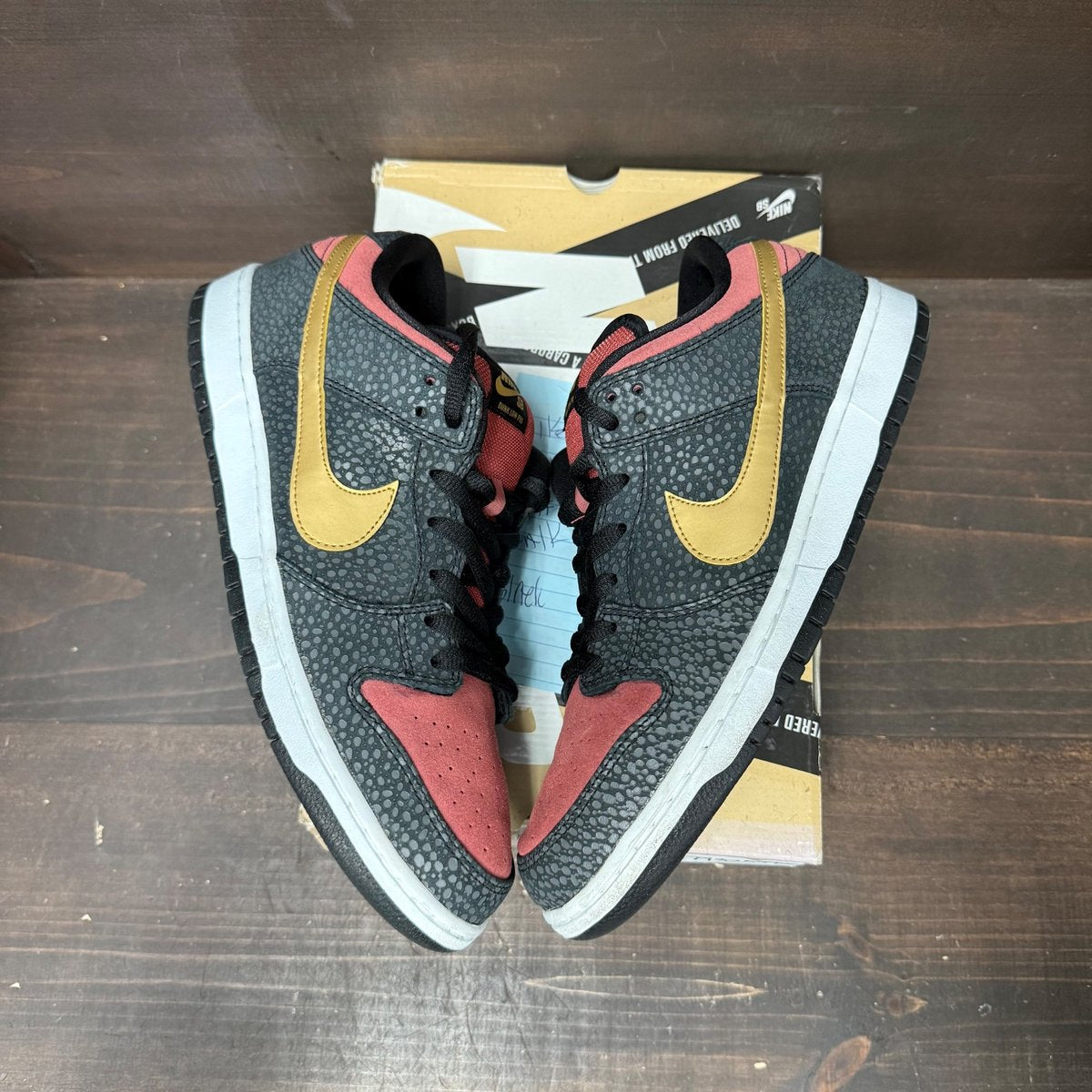 Nike SB Dunk Low Walk of Fame Size 12 (Pre-Owned) - tag