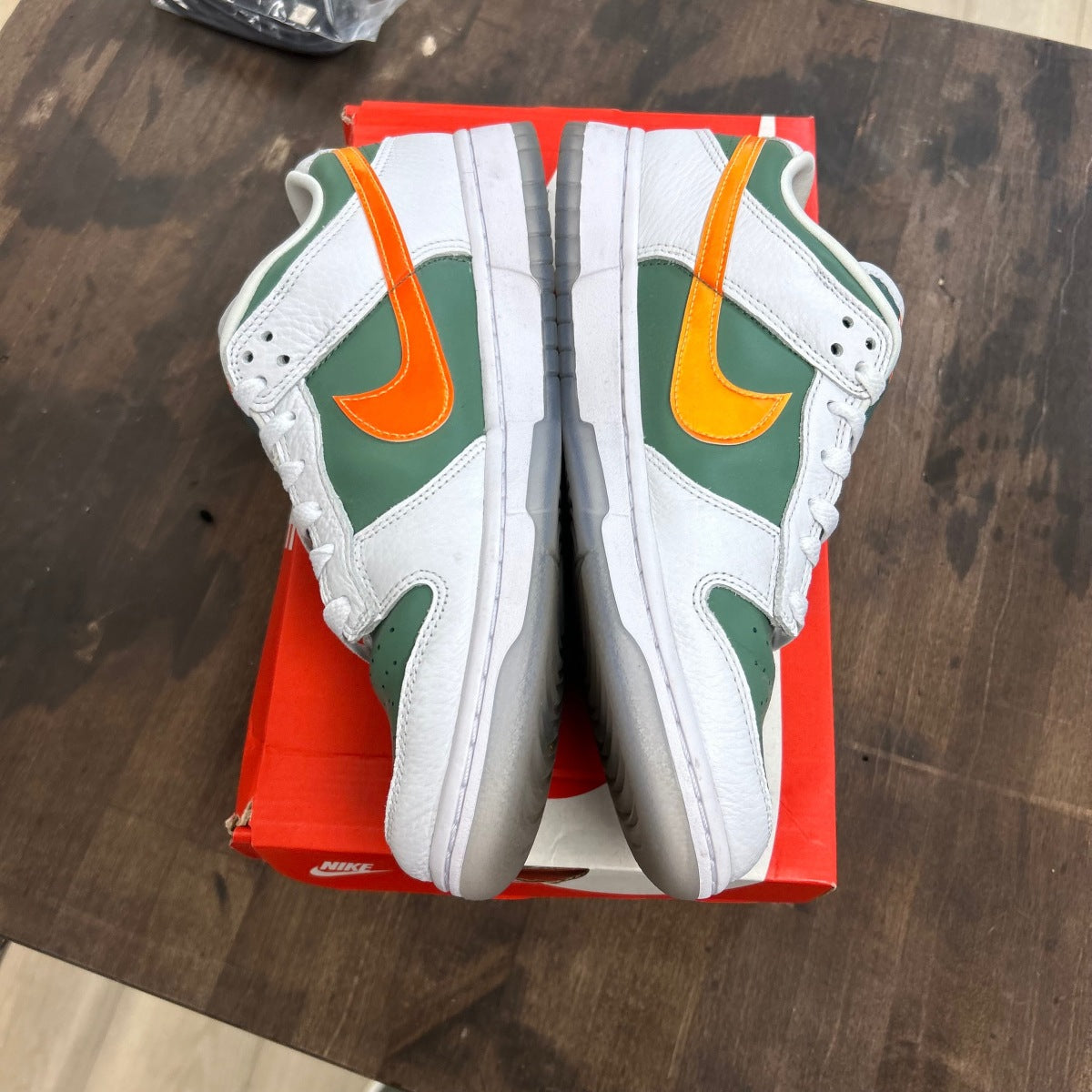 Nike Dunk Low SE NY vs. NY - Image 3