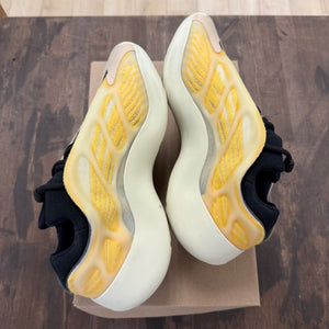 adidas Yeezy 700 V3 Mono Safflower Size 10.5 (Pre-Owned) - Image 5