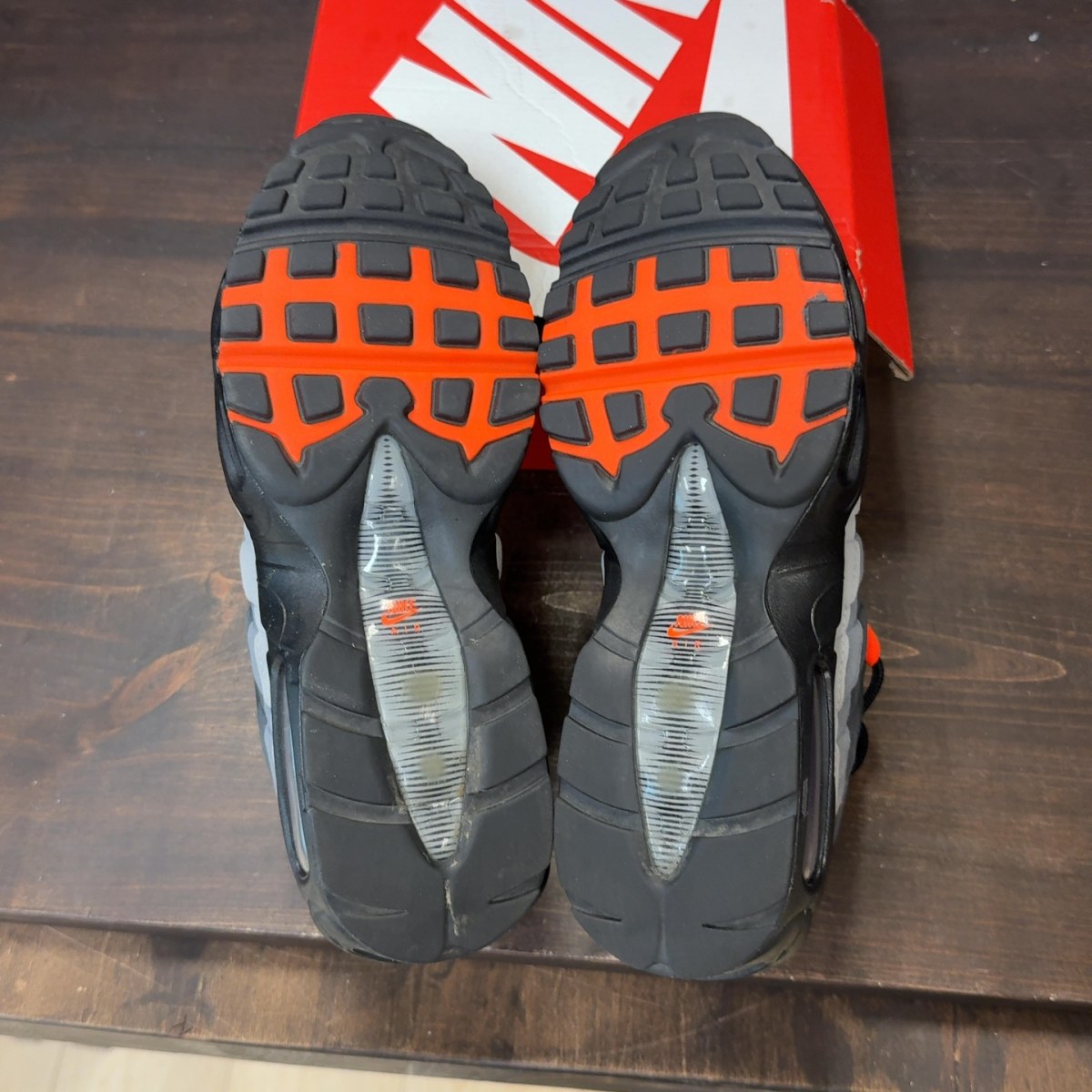 Nike Air Max 95 Black Hyper Crimson - Image 7