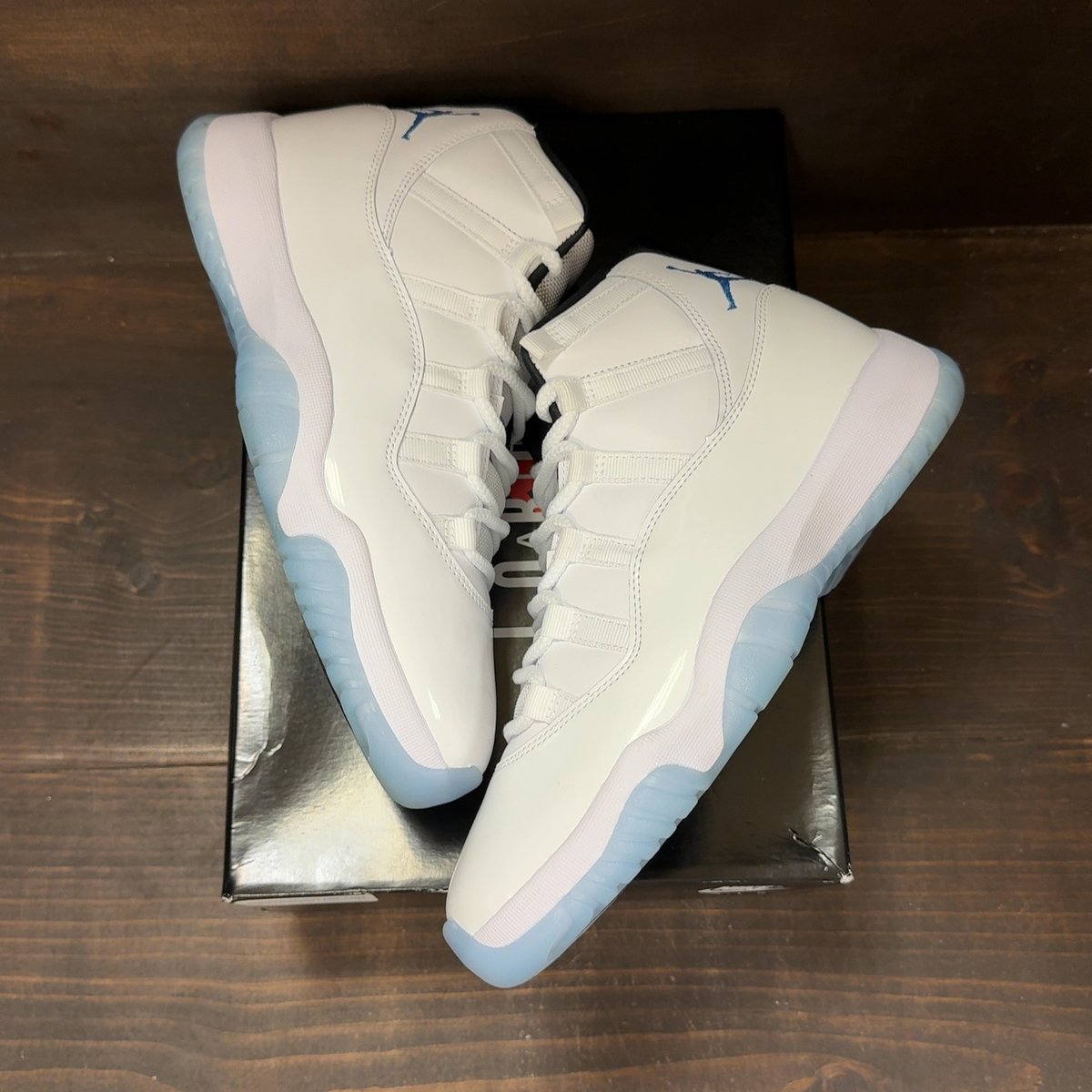 Jordan 11 Retro Legend Blue (2024) Size 9 (Pre-Owned) - back