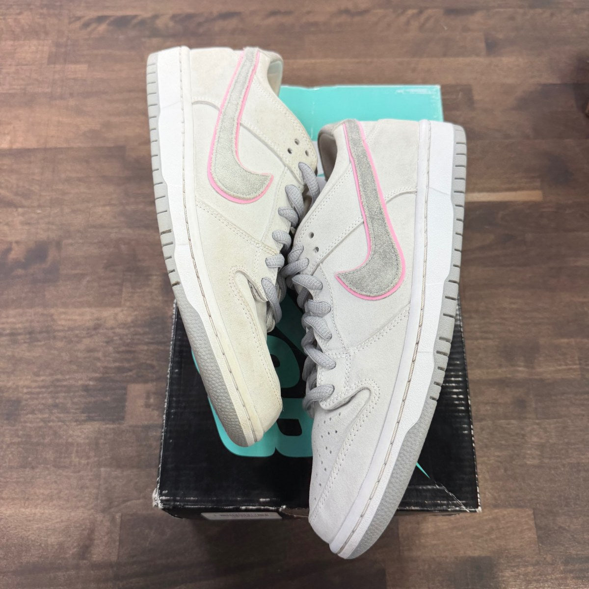 Nike SB Dunk Low Ishod Wair Flat Silver - Image 1