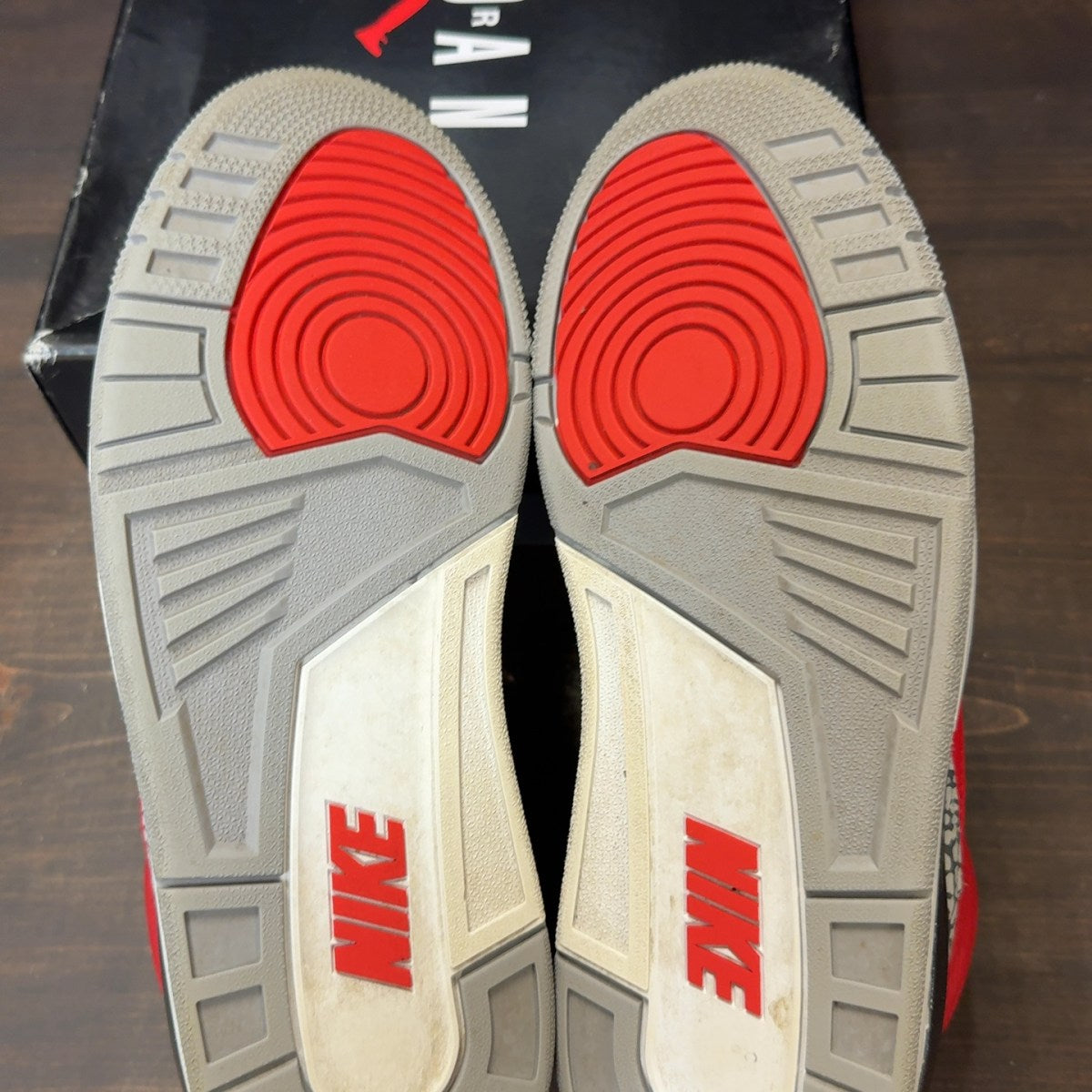 Jordan 3 Retro SE Unite Size 9.5 (Pre-Owned) - Image 7