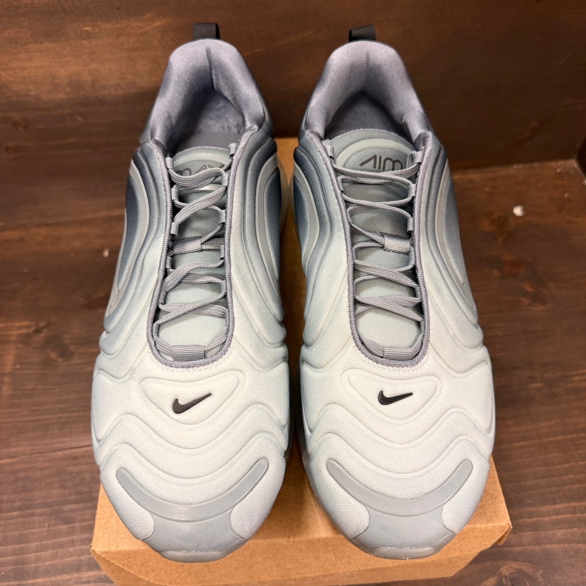 Nike Air Max 720 Carbon Grey Size 12 (Pre-Owned) - Image 3