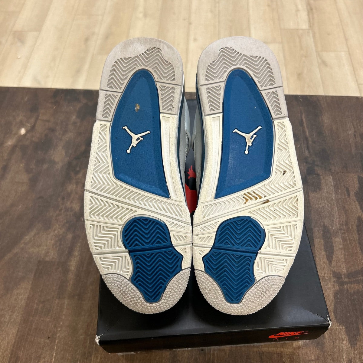 Jordan 4 Retro Military Blue (2024) (GS) Size 7Y (Moderately Worn Pre-Owned) - Image 5