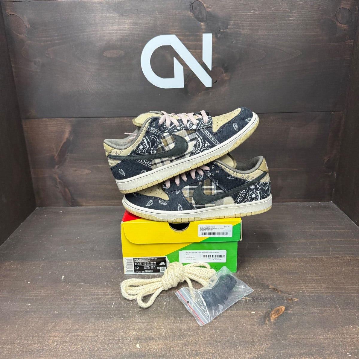 Nike SB Dunk Low Travis Scott - Image 1
