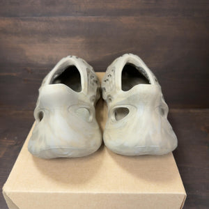 adidas Yeezy Foam RNNR Stone Sage Size 8 (Pre-Owned) - Image 4