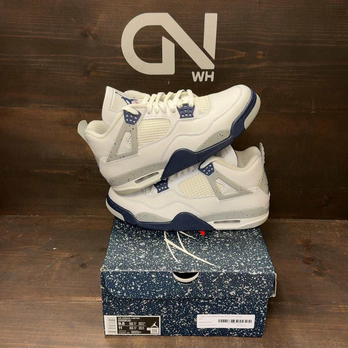 Jordan 4 Retro Midnight Navy Size 9.5 (Pre-Owned) - front