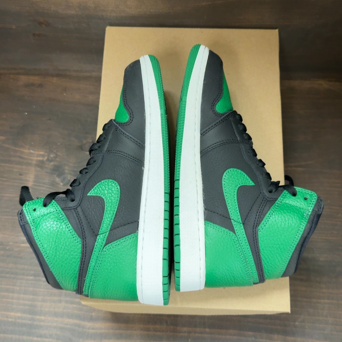 Jordan 1 Retro High Pine Green Black (GS) Size 6Y (Pre-Owned) - Image 5