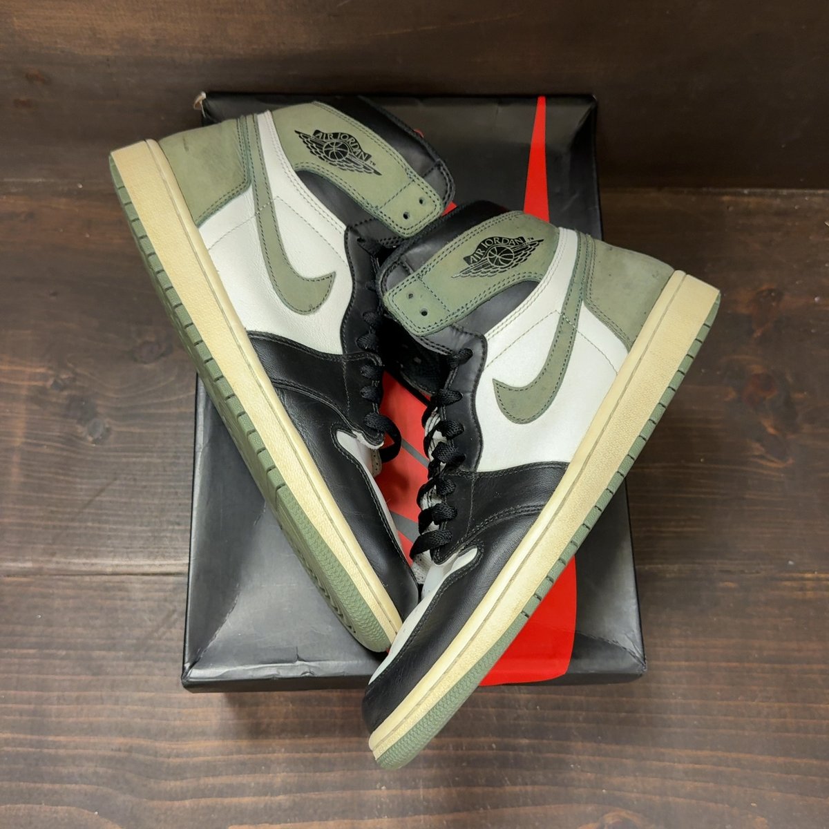 Jordan 1 Retro High Clay Green Size 10 (Pre-Owned) - back