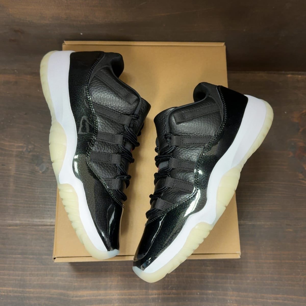 Jordan 11 Retro 72-10 Size 8.5 (Pre-Owned) - back