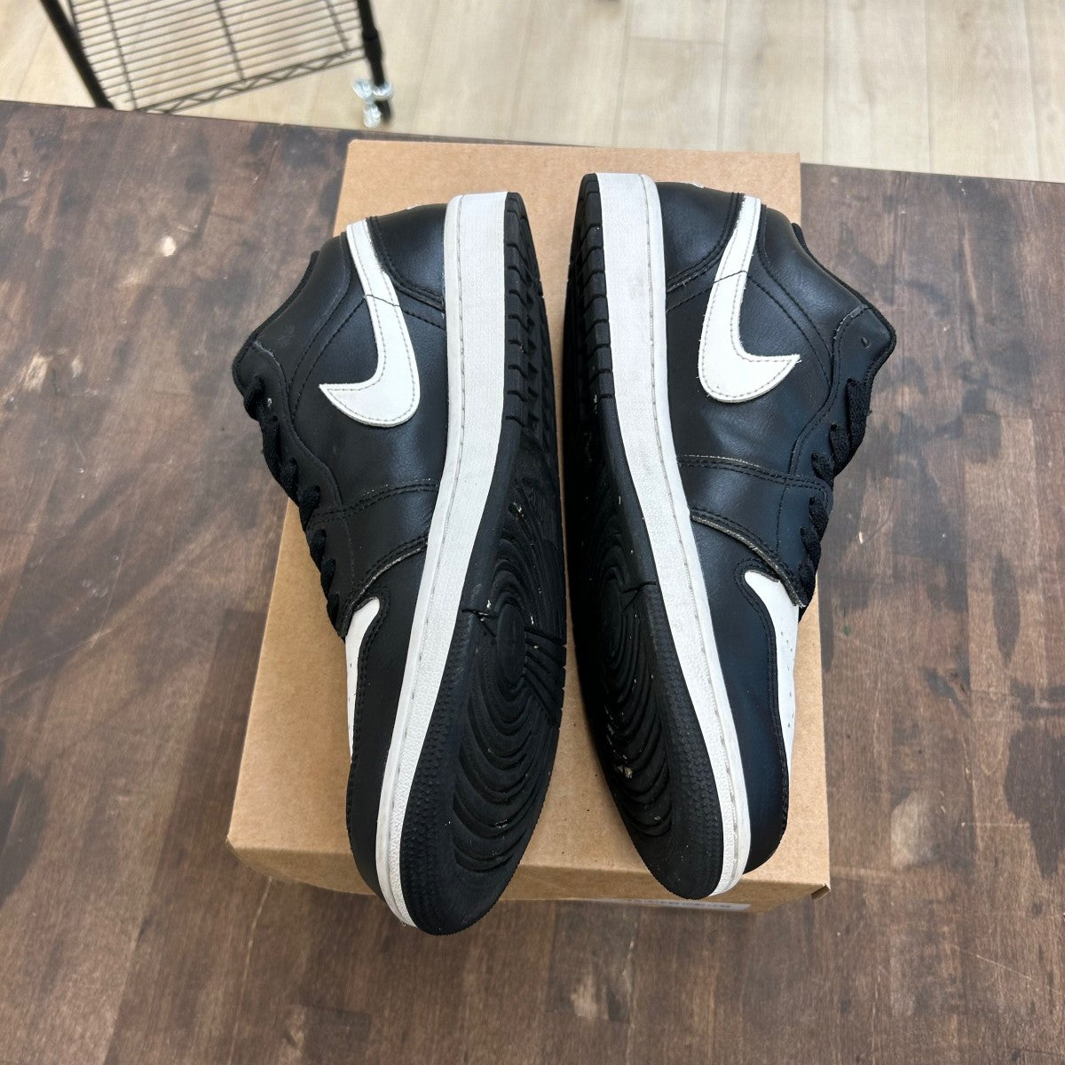 Jordan 1 Low Black Summit White Size 9.5 (Pre-Owned) - Image 3