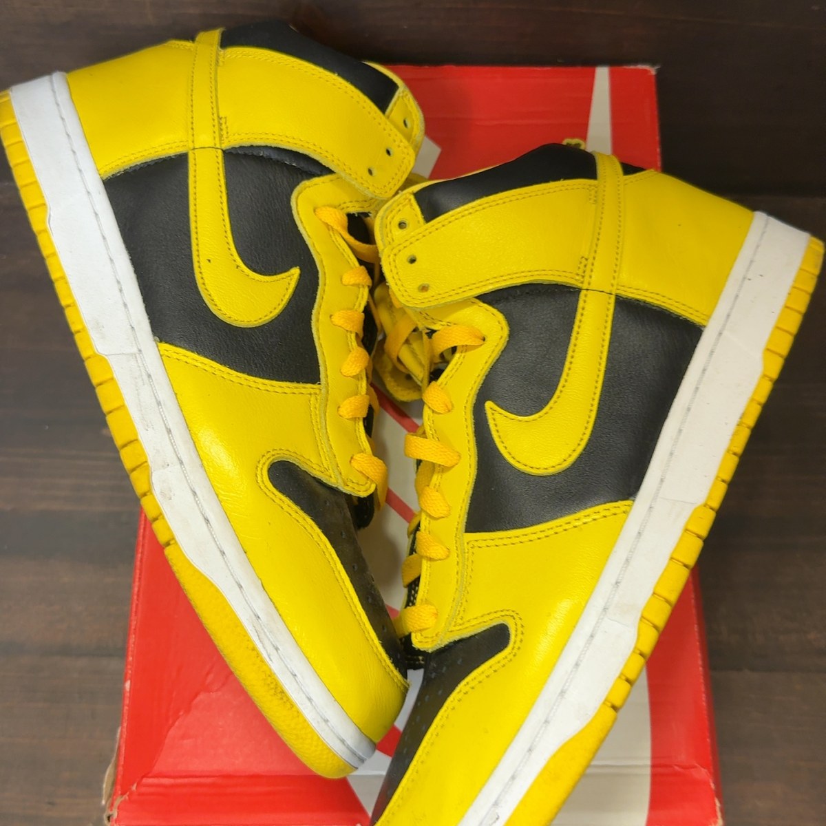 Nike Dunk High Iowa (2020) - Image 2