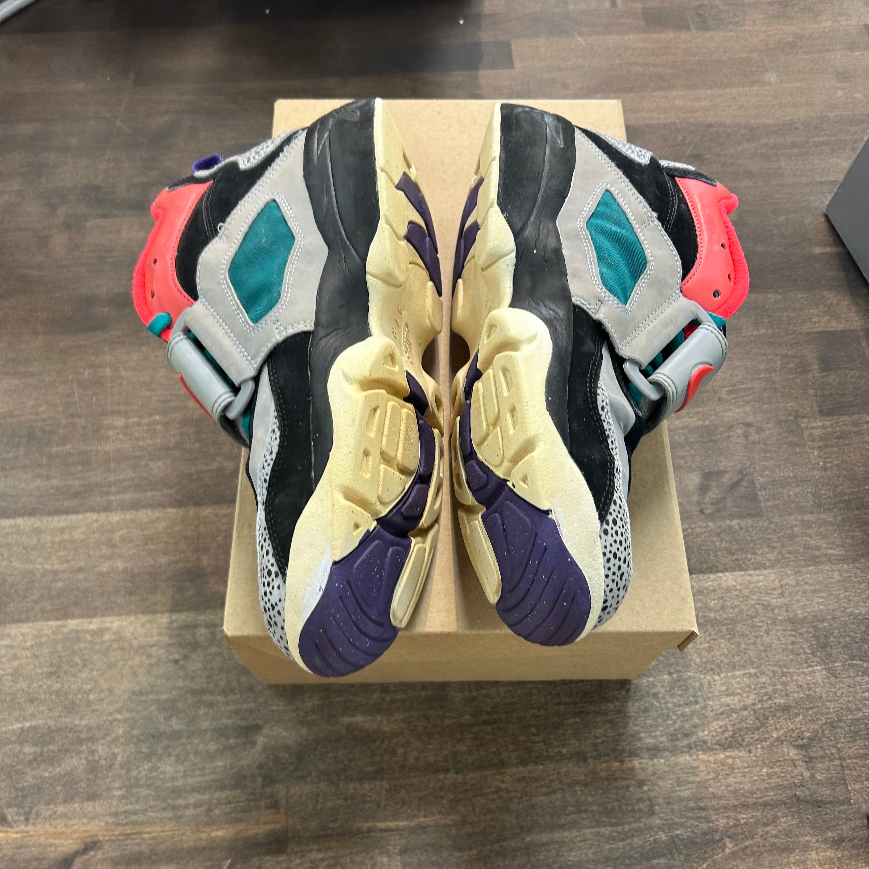 Nike Air Diamond Turf 'Wolf Grey Crimson' Size 10 (Pre-Owned)