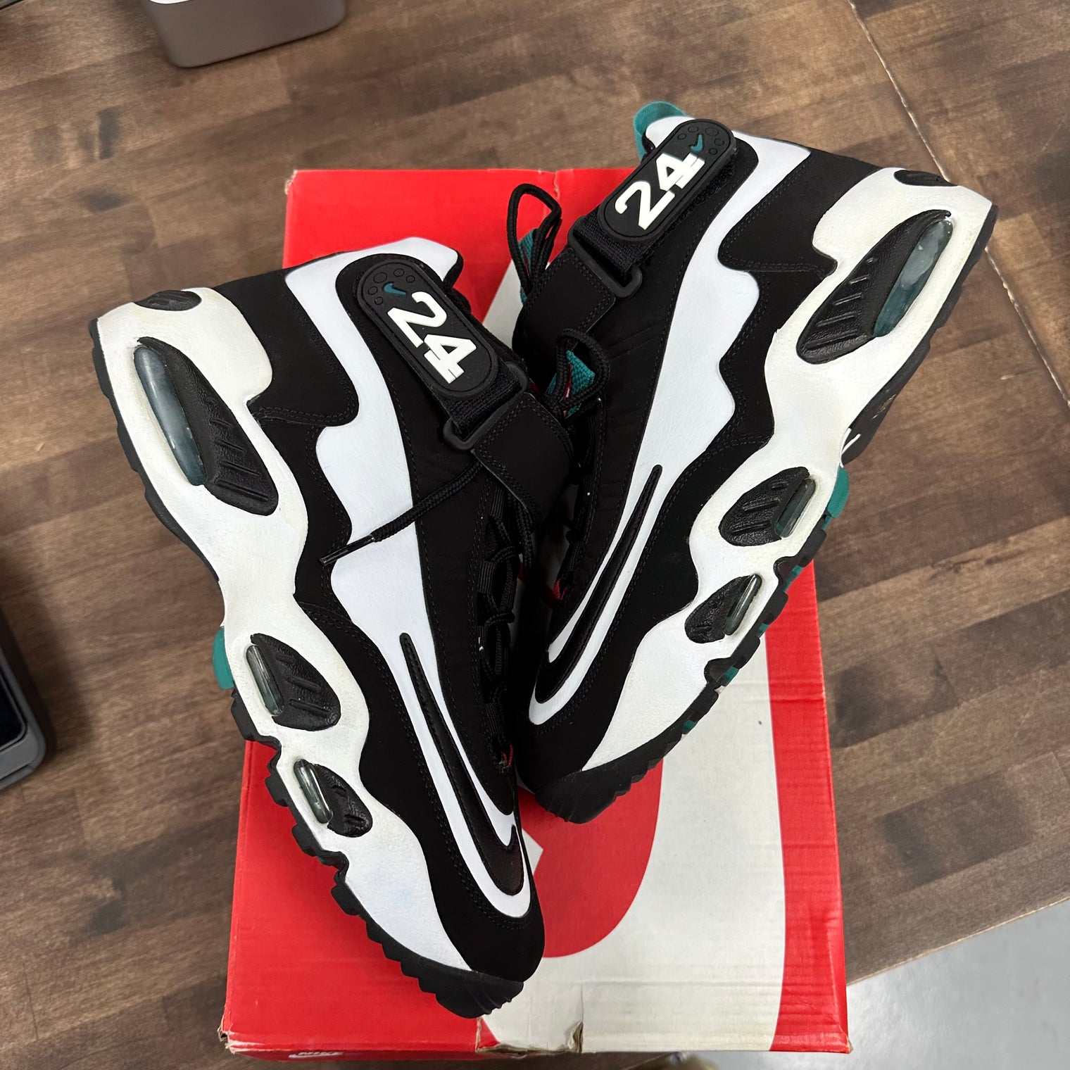 White Freshwater Air Griffey Max 1 (2021) (USED)