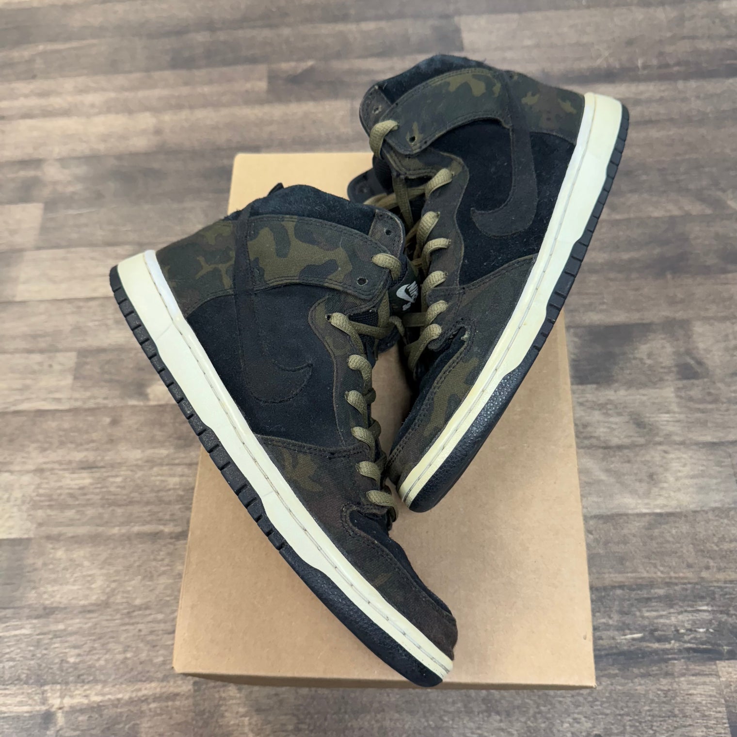 Iguana Camo SB Dunk High (USED)