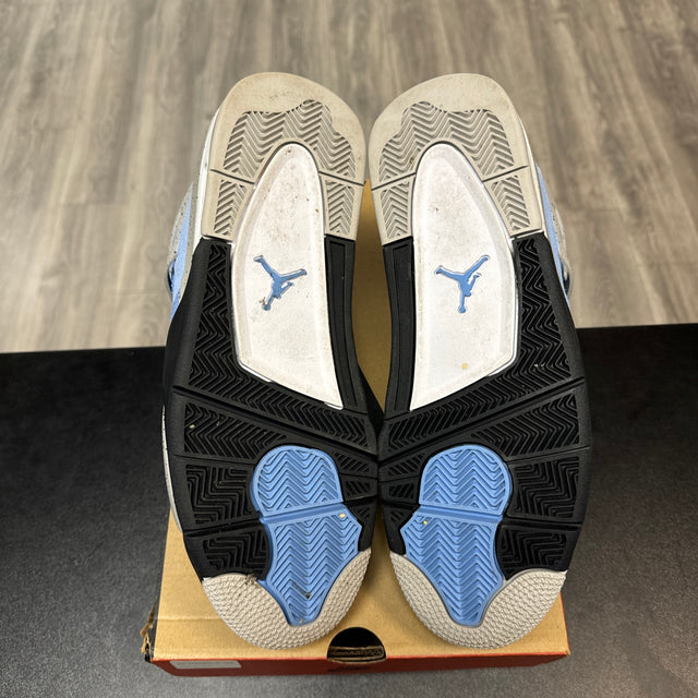 University Blue Jordan 4 Retro (USED, replacement box)