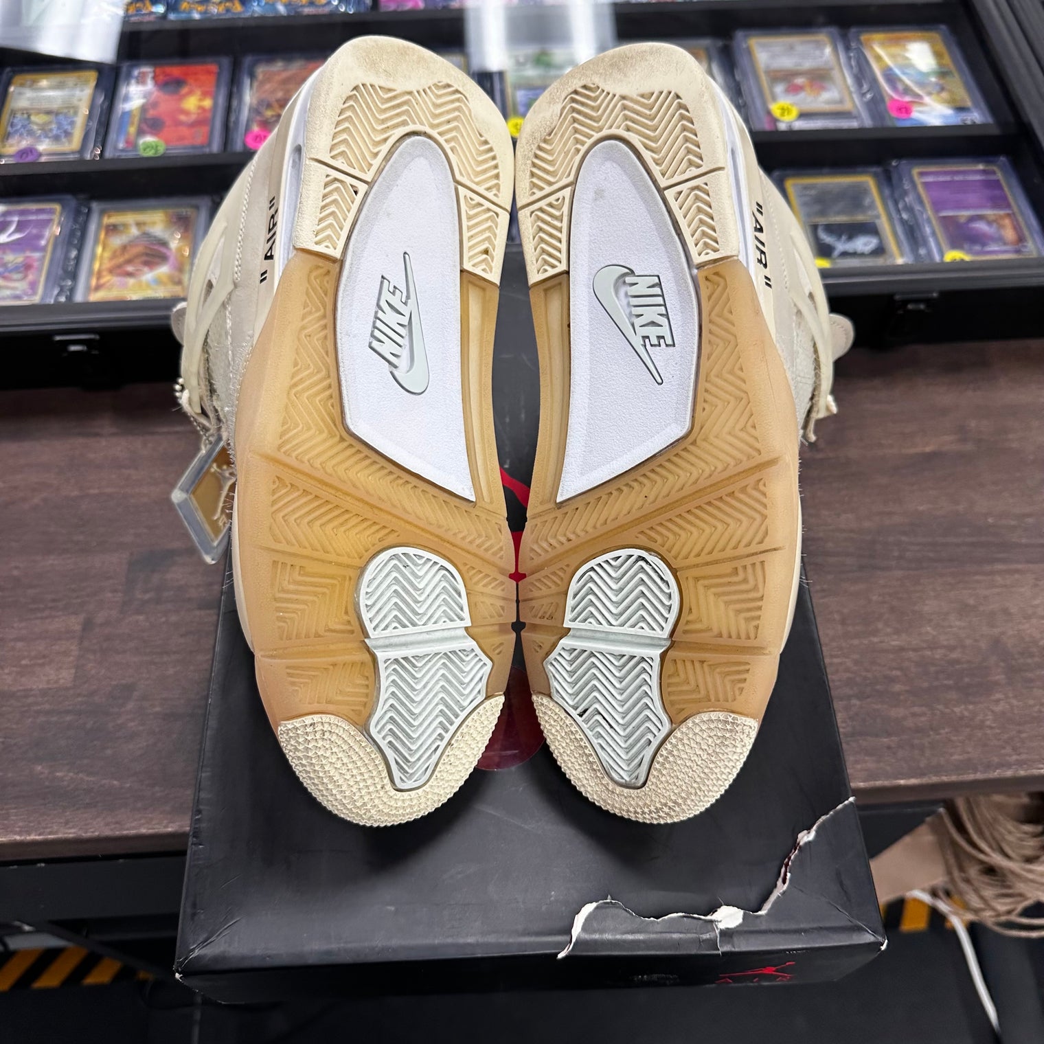 (W) Off-White Sail Jordan 4 (USED)