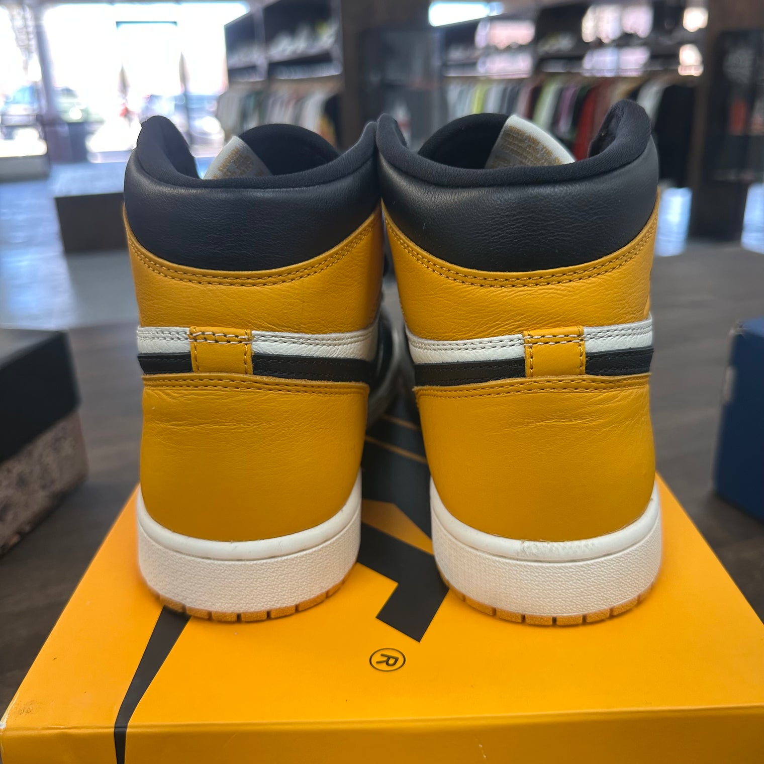 Yellow Toe Taxi Jordan 1 High (USED)