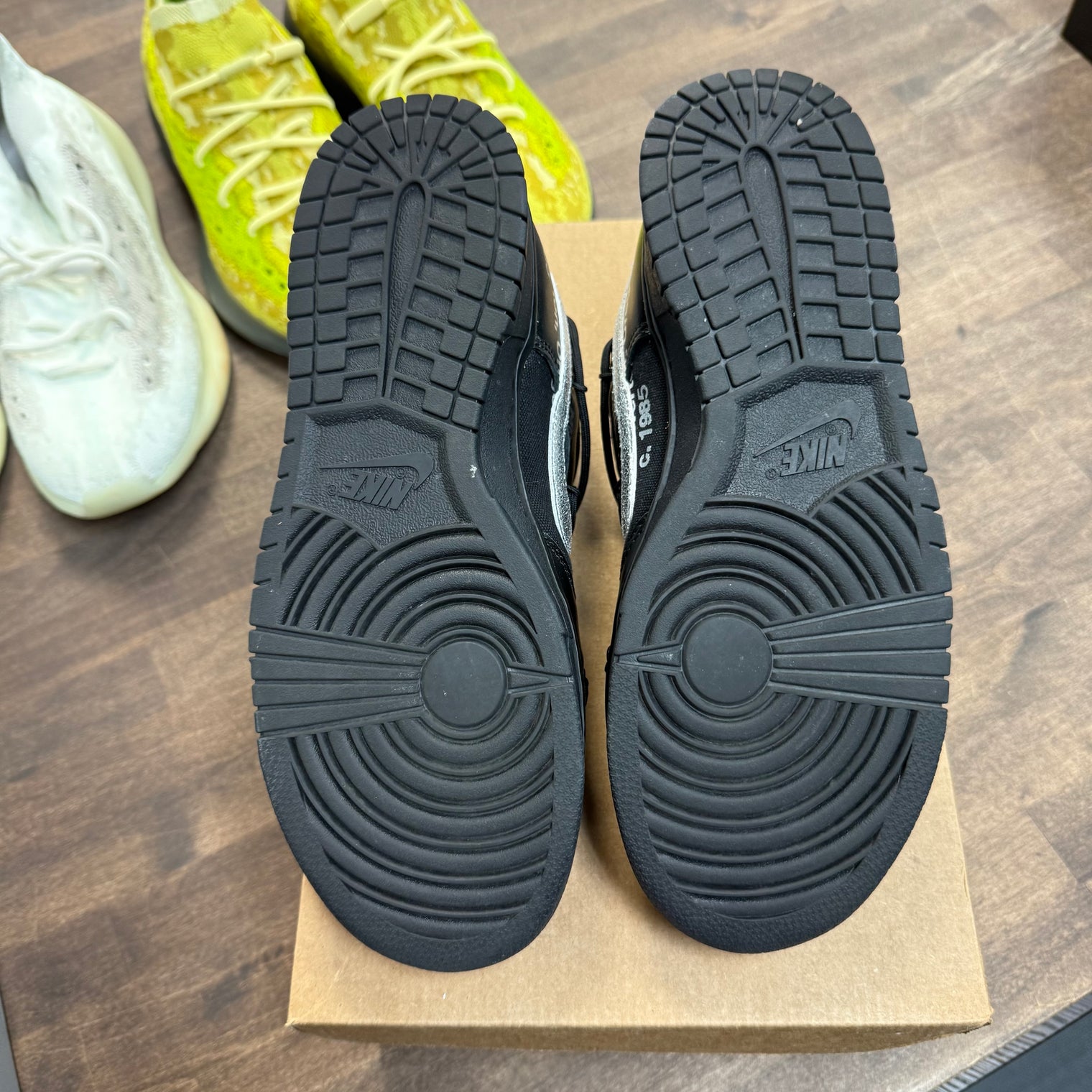 Lot 50 of 50 Off-White Dunk low (USED, No Box)