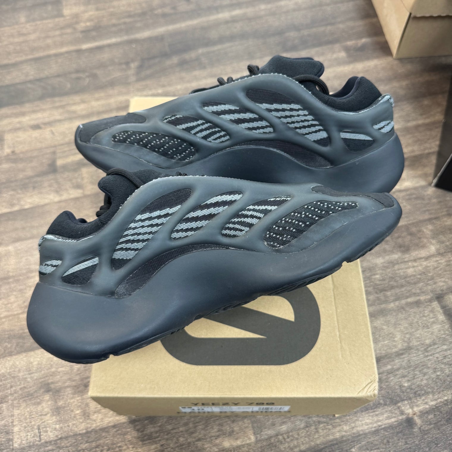 Dark Glow Yeezy 700 V3 (USED)