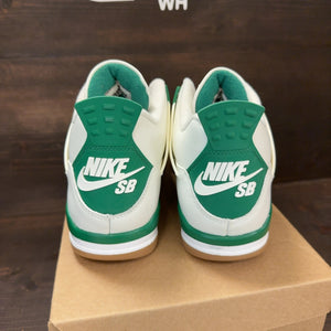 Jordan 4 Retro SB Pine Green Size 8.5 (Pre-Owned) - Image 4