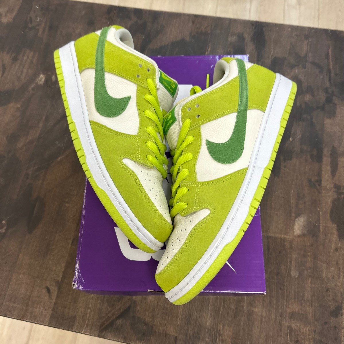 Nike SB Dunk Low Green Apple - Image 1