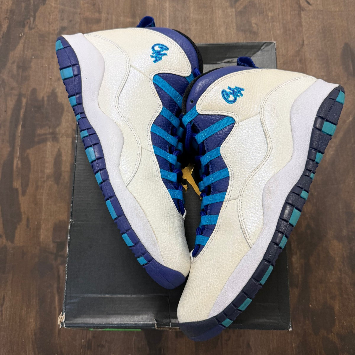Jordan 10 Retro Charlotte (2016) - Image 1