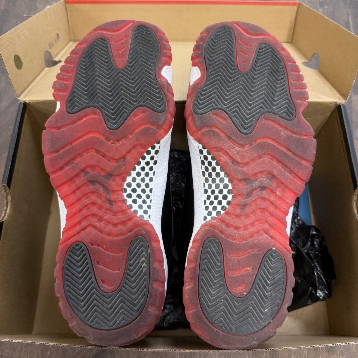 Jordan 11 Retro Playoffs Bred (2019) - Image 3