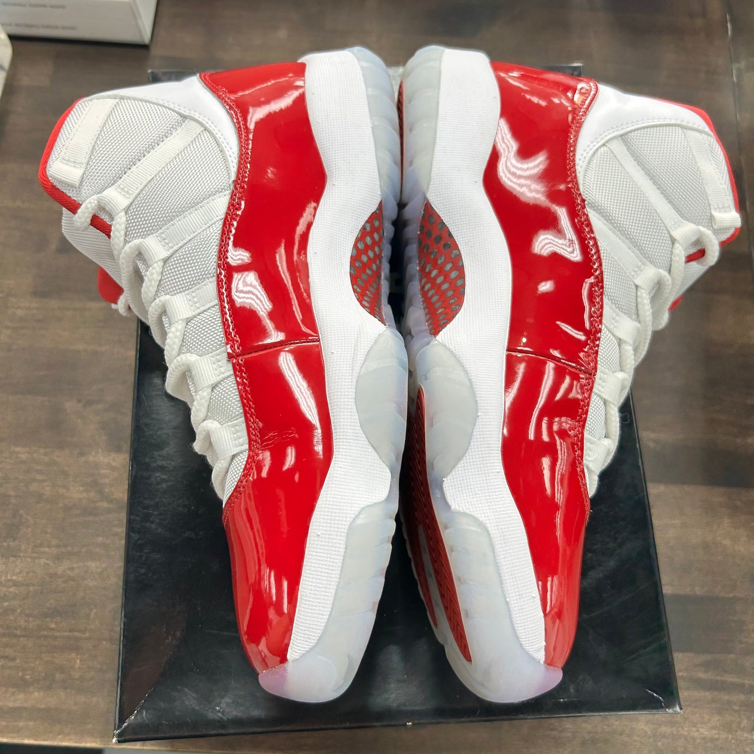 Cherry Jordan 11 (USED)