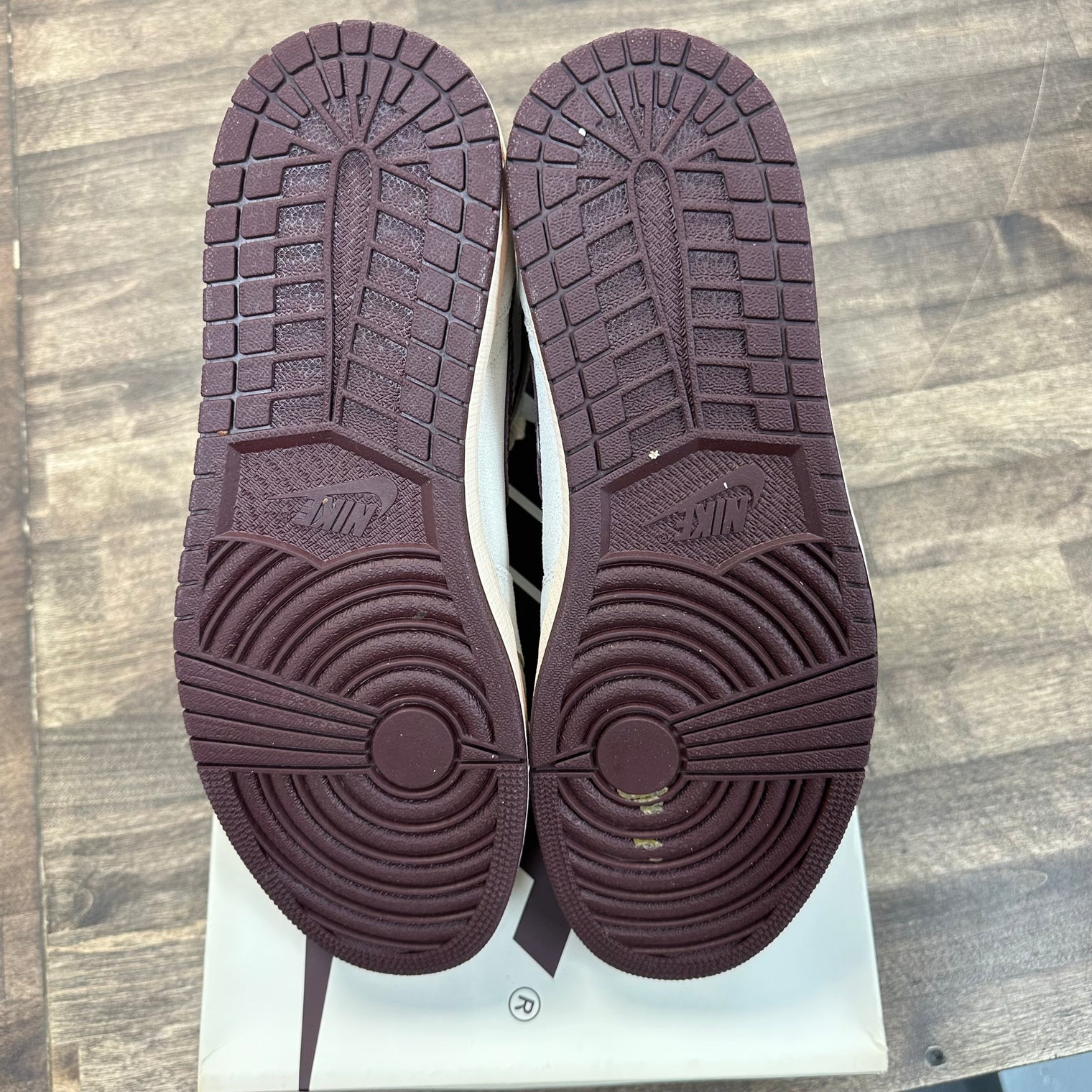 A Ma Maniere Jordan 1 High (USED)