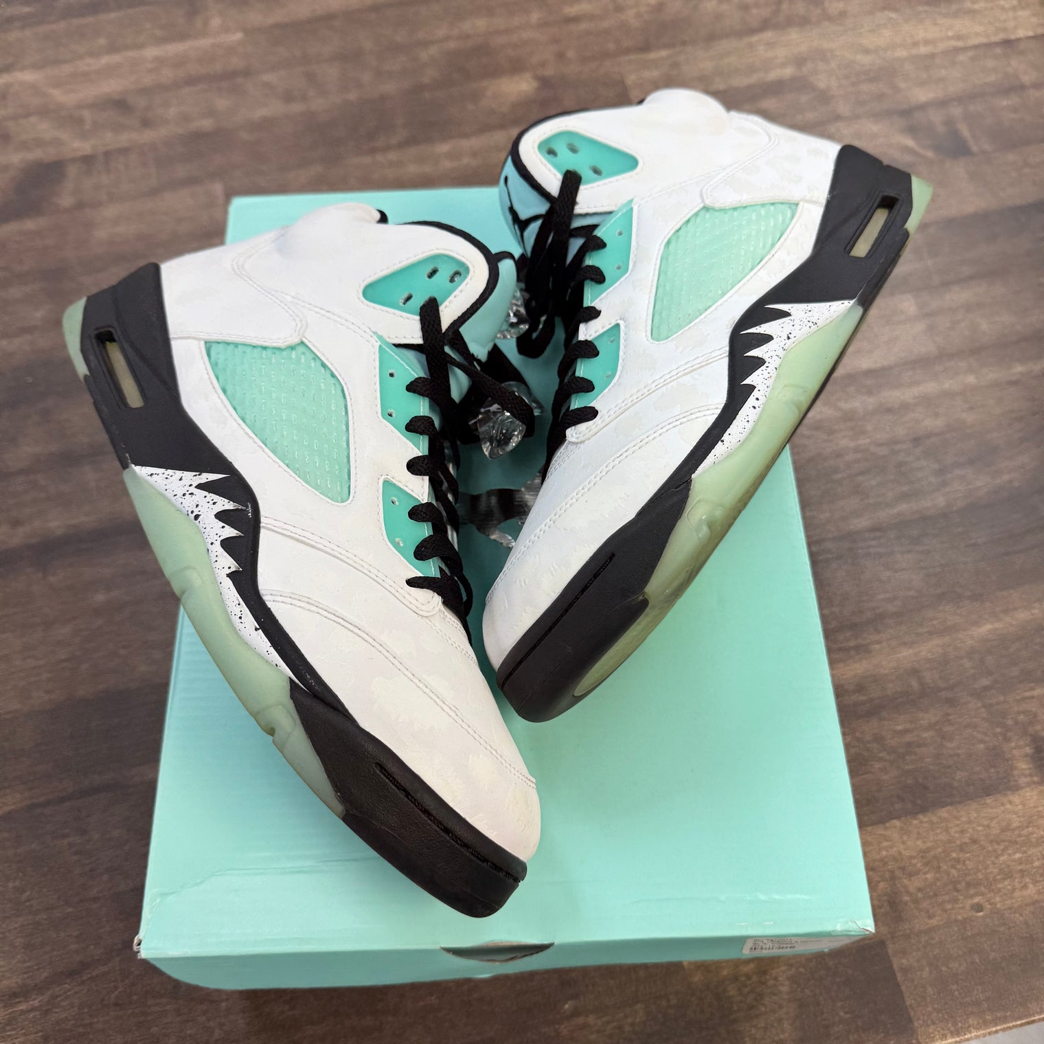 Island Green Jordan 5 Retro (USED)