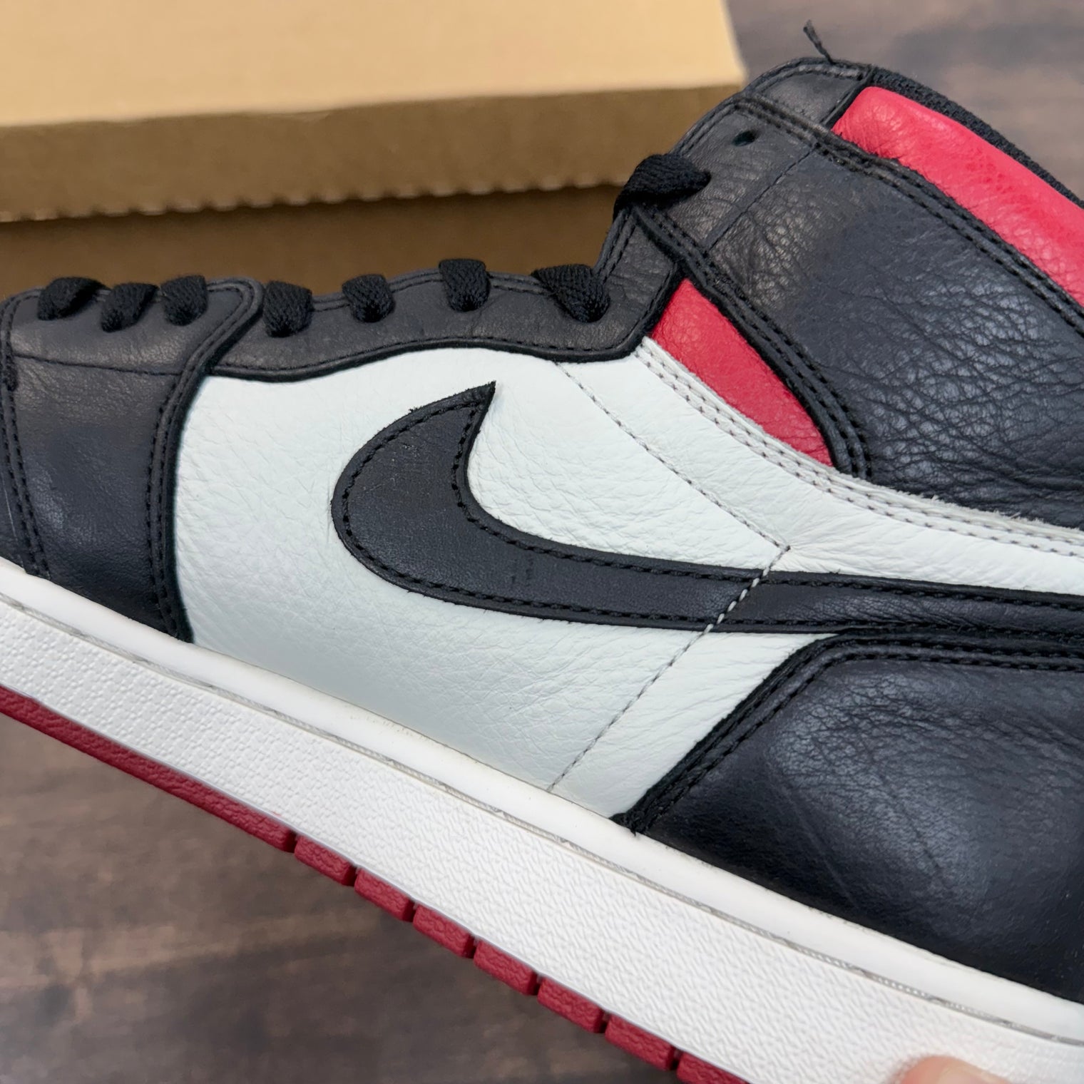 Not for Resale Varsity Red Jordan 1 High (USED,No Box)