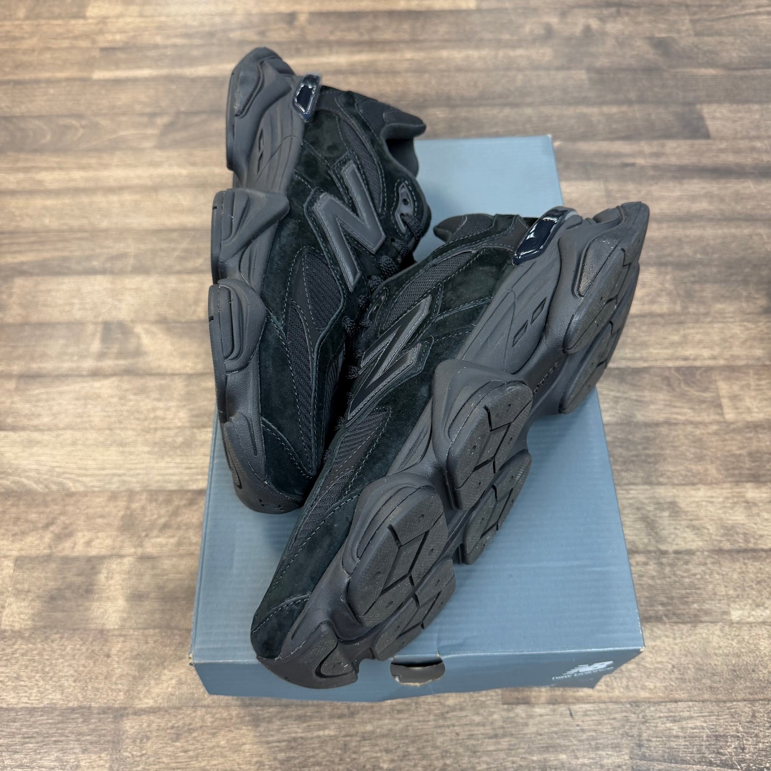 Triple Black New Balance 9060 (USED)