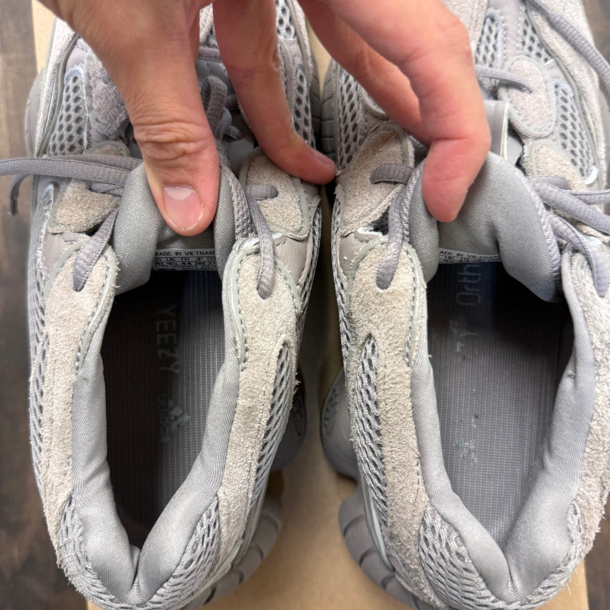 adidas Yeezy 500 Ash Grey Size 10 (Pre-Owned) - Image 4