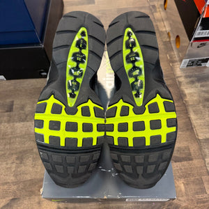 Nike Air Max 95 OG Big Bubble Neon (2025/2026) Size 13 (Pre-Owned) - Image 4